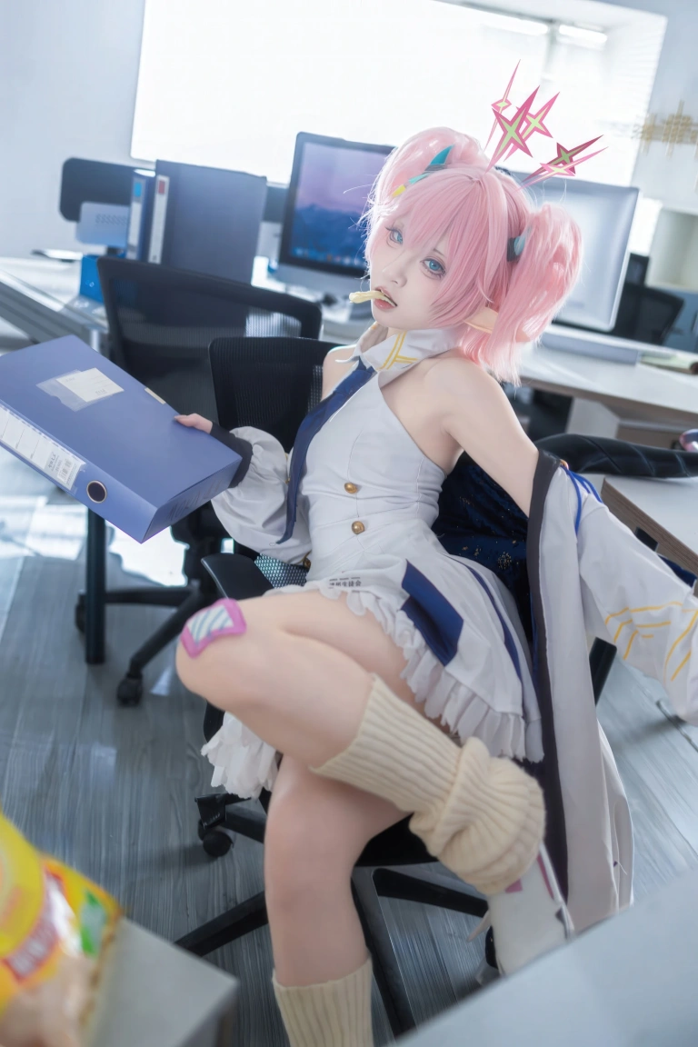 纸悦Etsu_ko《桃香》主题写真：54张全套美图