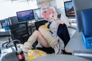 纸悦Etsu_ko《桃香》主题写真：54张全套美图