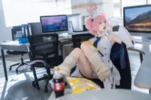 纸悦Etsu_ko《桃香》主题写真：54张全套美图