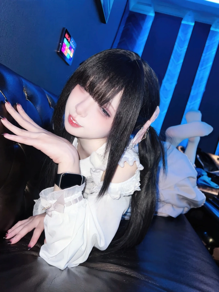 纸悦Etsu_ko《与地雷系女子的ktv约会》主题写真：44张全套美图