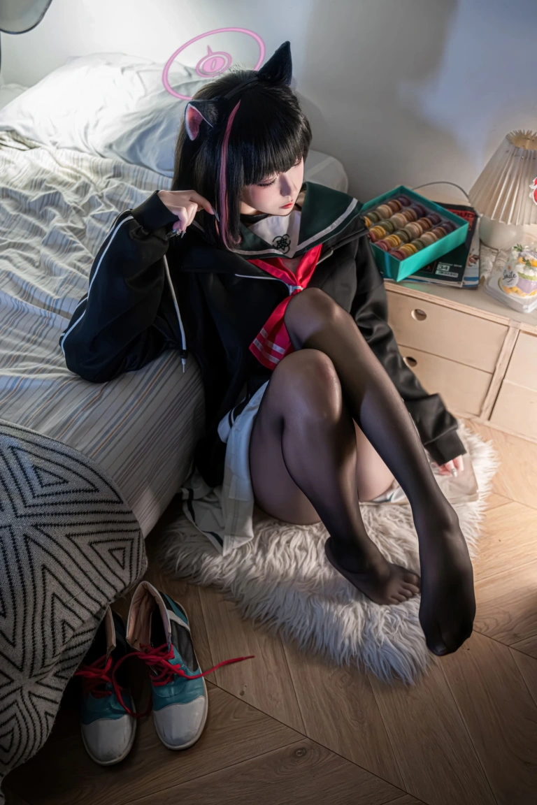 纸悦Etsu_ko《蔚蓝档案 杏山和纱》主题写真：55张全套美图