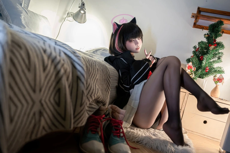 纸悦Etsu_ko《蔚蓝档案 杏山和纱》主题写真：55张全套美图