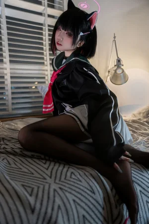 纸悦Etsu_ko《蔚蓝档案 杏山和纱》主题写真：55张全套美图