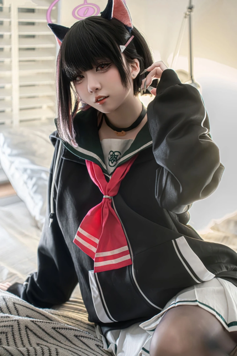 纸悦Etsu_ko《蔚蓝档案 杏山和纱》主题写真：55张全套美图