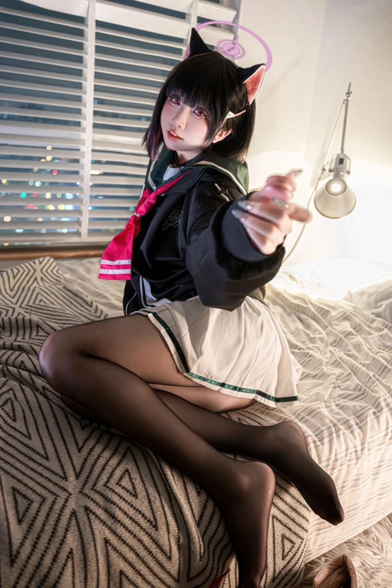 纸悦Etsu_ko《蔚蓝档案 杏山和纱》主题写真：55张全套美图