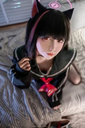 纸悦Etsu_ko《蔚蓝档案 杏山和纱》主题写真：55张全套美图