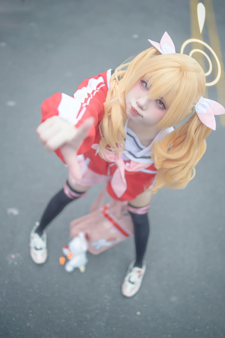 纸悦Etsu_ko《伊原木好美 蔚蓝档案》主题写真：18张全套美图