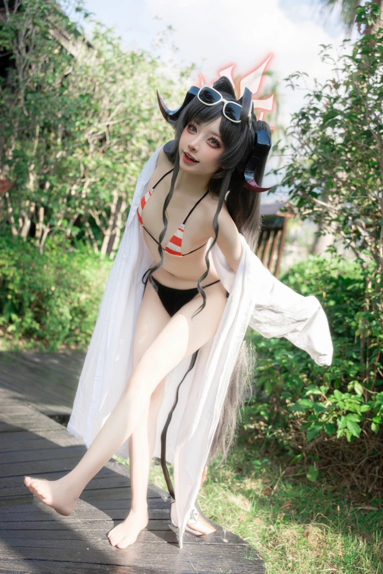 纸悦Etsu_ko《蔚蓝档案 鬼怒川霞水着》主题写真：44张全套美图