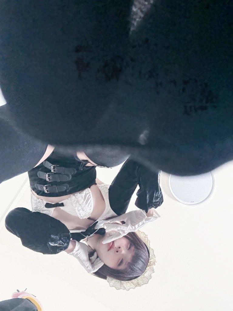 纸悦Etsu_ko《叛逆女仆》主题写真：36张全套美图