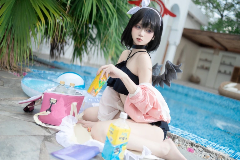 纸悦Etsu_ko《蔚蓝档案 水真白》主题写真：28张全套美图