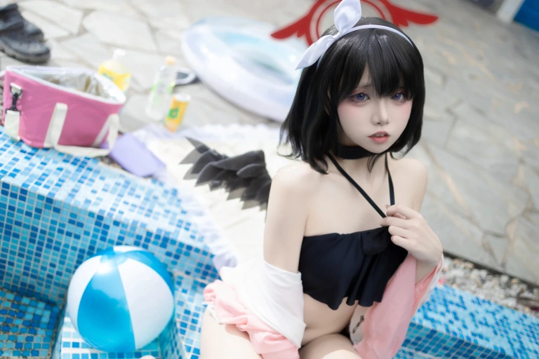 纸悦Etsu_ko《蔚蓝档案 水真白》主题写真：28张全套美图