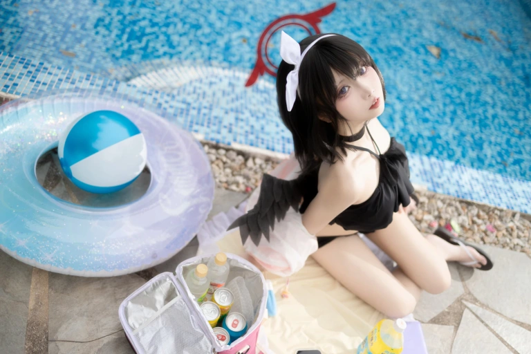 纸悦Etsu_ko《蔚蓝档案 水真白》主题写真：28张全套美图