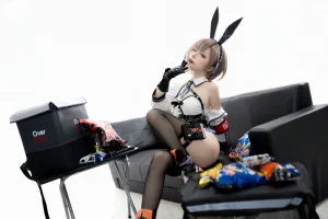 纸悦Etsu_ko《外卖兔》主题写真：65张全套美图