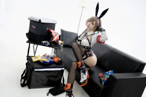 纸悦Etsu_ko《外卖兔》主题写真：65张全套美图