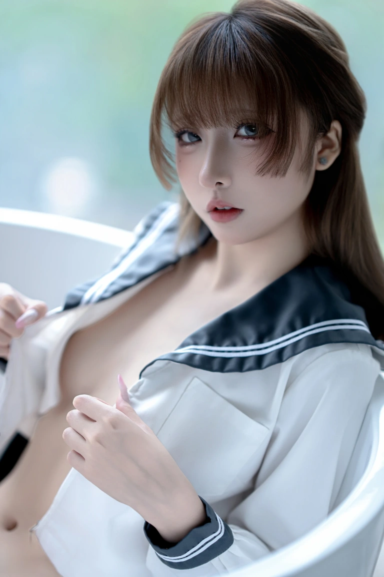 纸悦Etsu_ko《浴缸JK》主题写真：16张全套美图