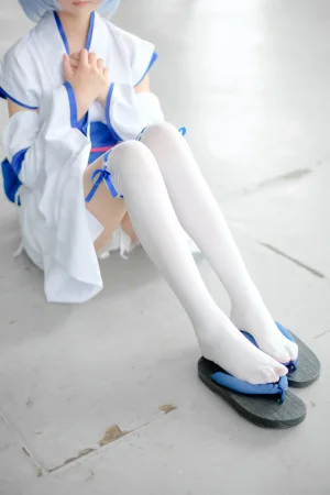 森萝财团《FREE-002》主题写真：15张全套美图