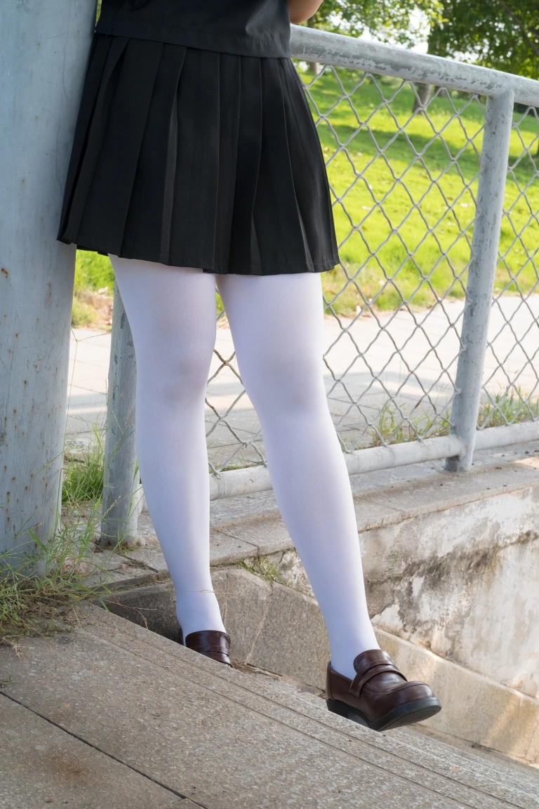 森萝财团《FREE-003》主题写真：39张全套美图