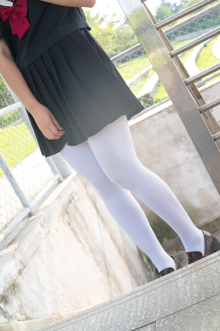 森萝财团《FREE-003》主题写真：39张全套美图