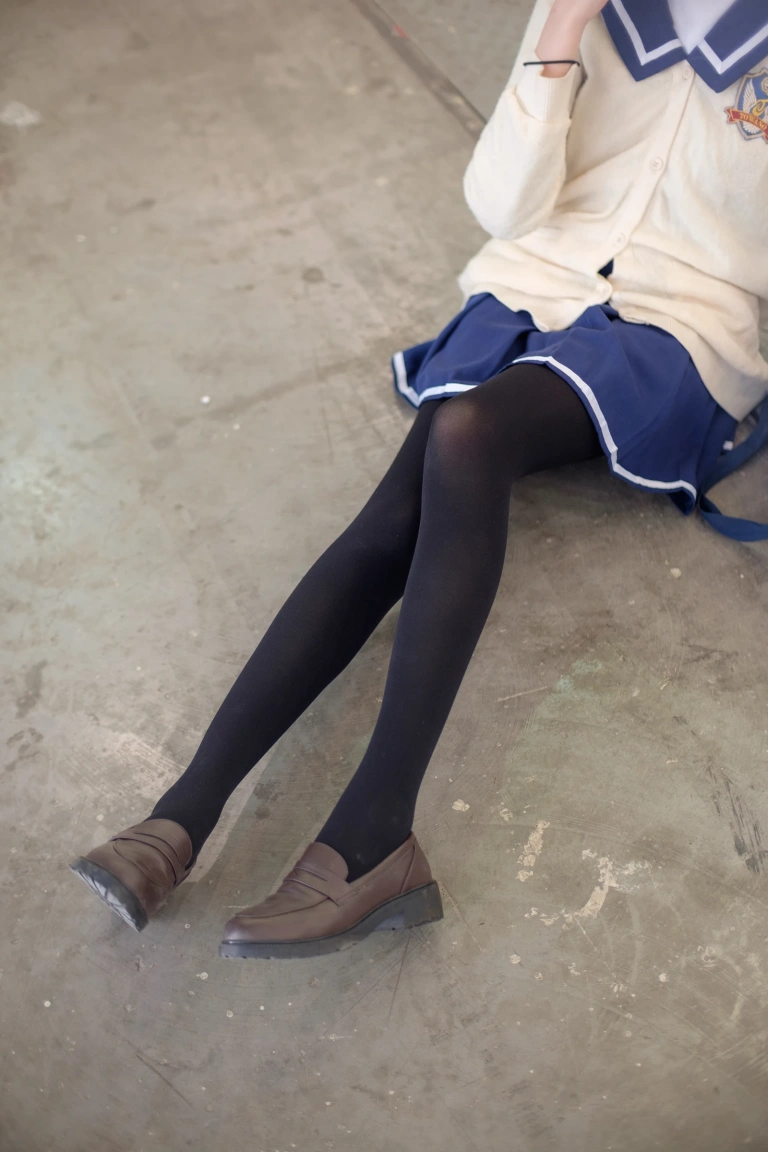 森萝财团《FREE-004》主题写真：24张全套美图
