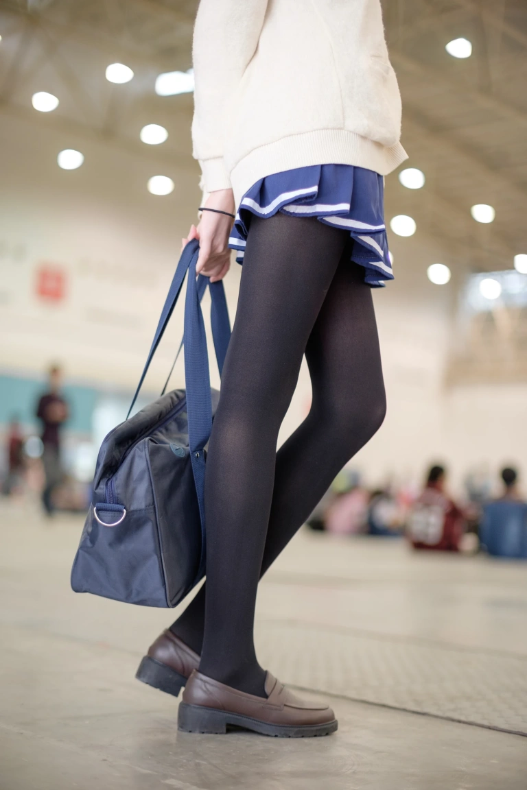 森萝财团《FREE-004》主题写真：24张全套美图