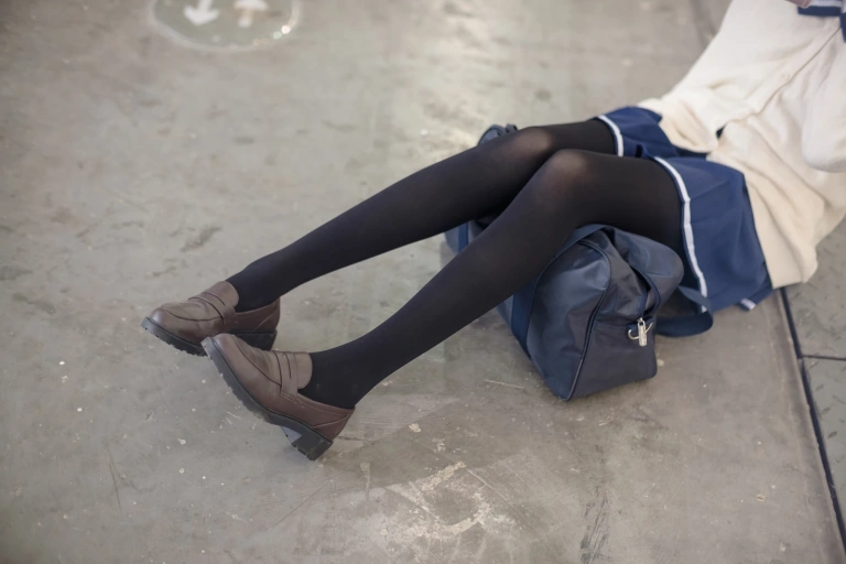森萝财团《FREE-004》主题写真：24张全套美图