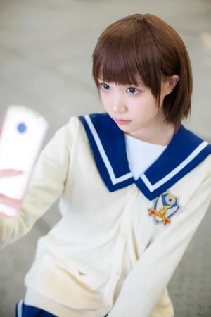 森萝财团《FREE-004》主题写真：24张全套美图