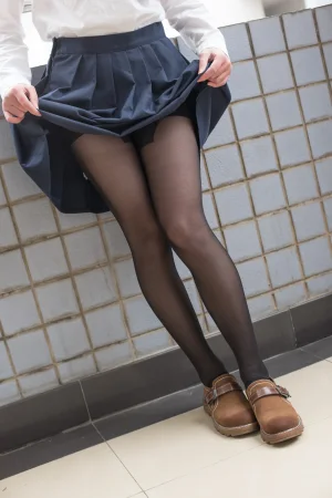 森萝财团《FREE-006》主题写真：49张全套美图