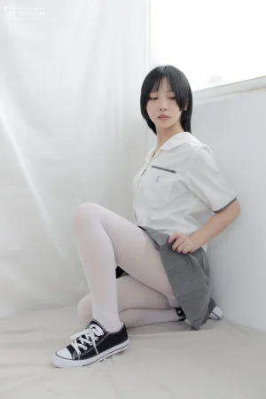森萝财团《GG-03》主题写真：96张全套美图，含1个视频