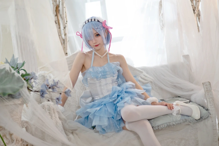 花柒Hana《蕾姆大天使》主题写真：19张全套美图