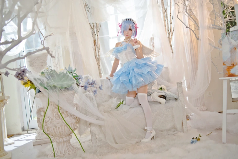 花柒Hana《蕾姆大天使》主题写真：19张全套美图