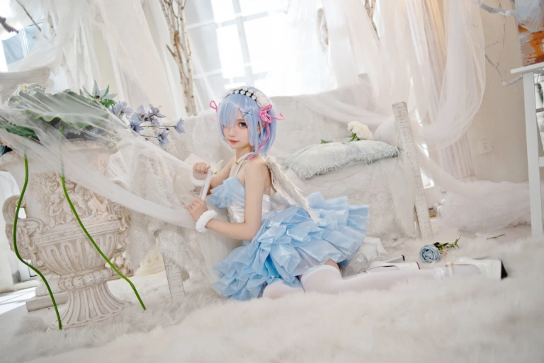 花柒Hana《蕾姆大天使》主题写真：19张全套美图