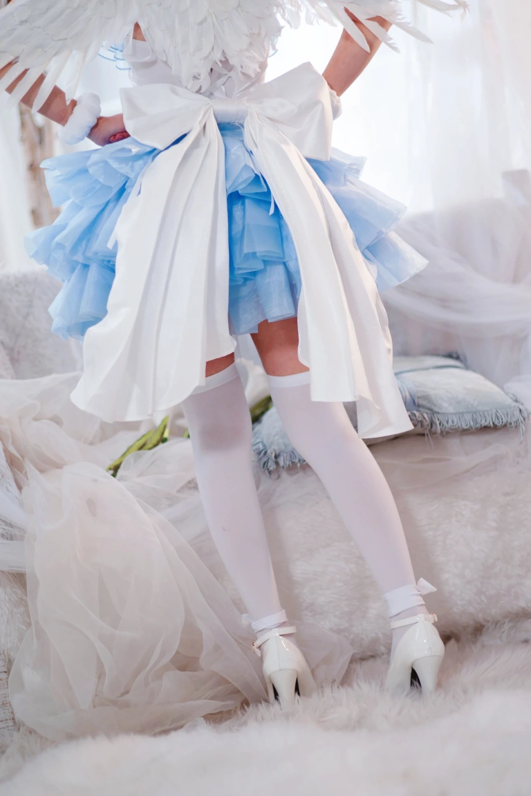 花柒Hana《蕾姆大天使》主题写真：19张全套美图