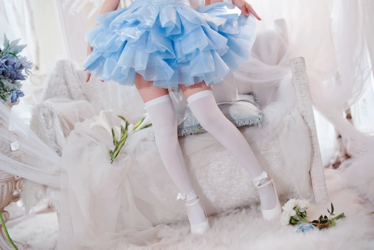 花柒Hana《蕾姆大天使》主题写真：19张全套美图