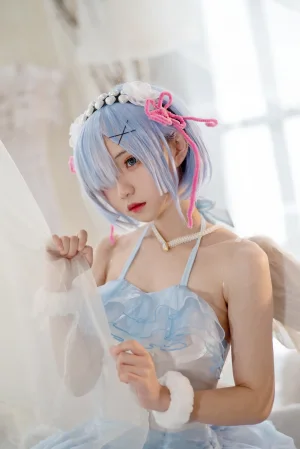 花柒Hana《蕾姆大天使》主题写真：19张全套美图
