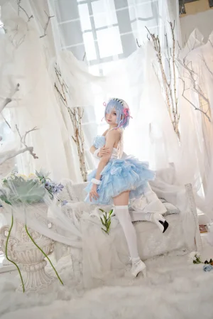 花柒Hana《蕾姆大天使》主题写真：19张全套美图