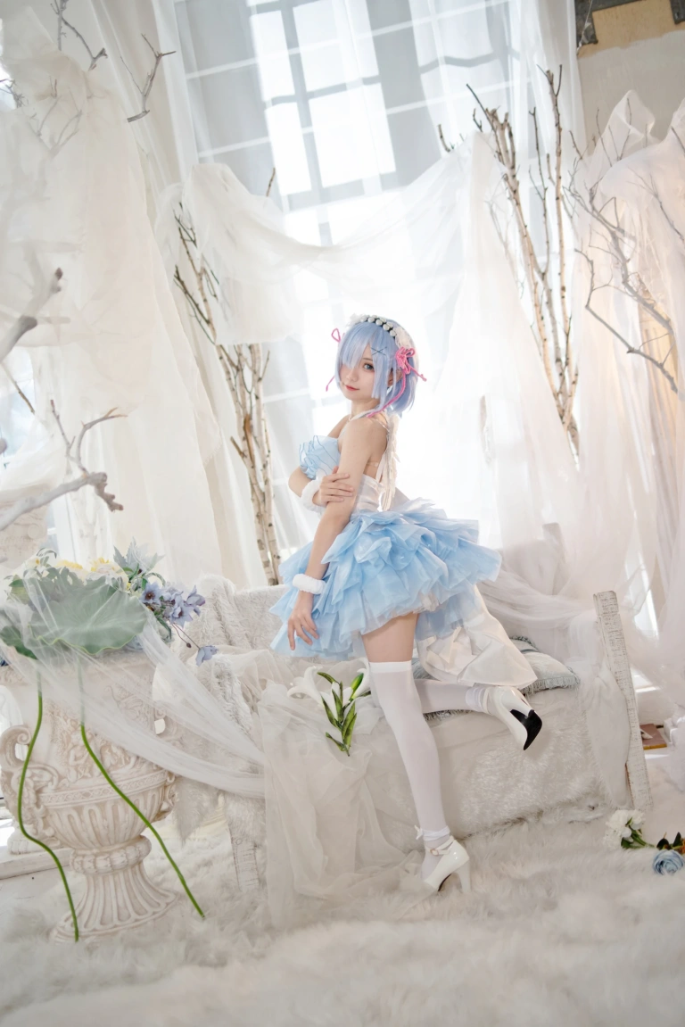 花柒Hana《蕾姆大天使》主题写真：19张全套美图