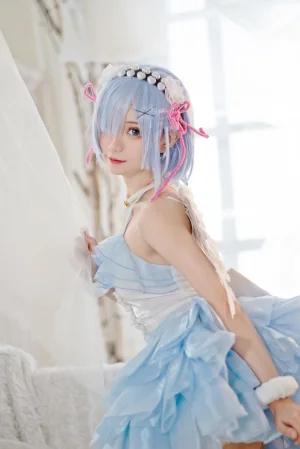 花柒Hana《蕾姆大天使》主题写真：19张全套美图