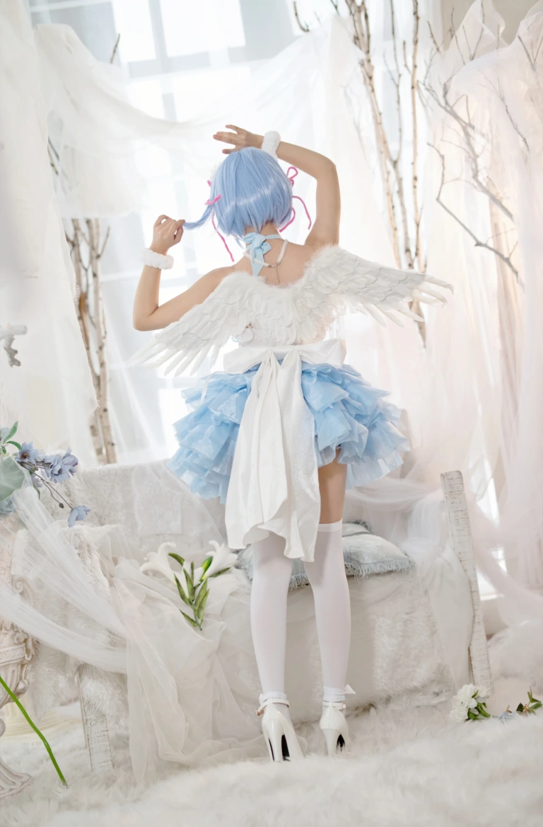 花柒Hana《蕾姆大天使》主题写真：19张全套美图