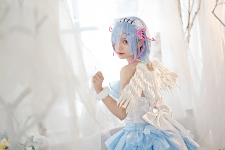 花柒Hana《蕾姆大天使》主题写真：19张全套美图