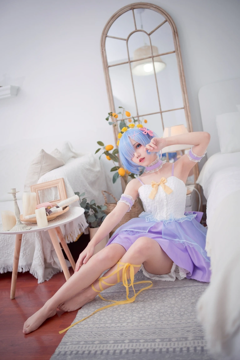花柒Hana《蕾姆CLEAR DRESS》主题写真：15张全套美图