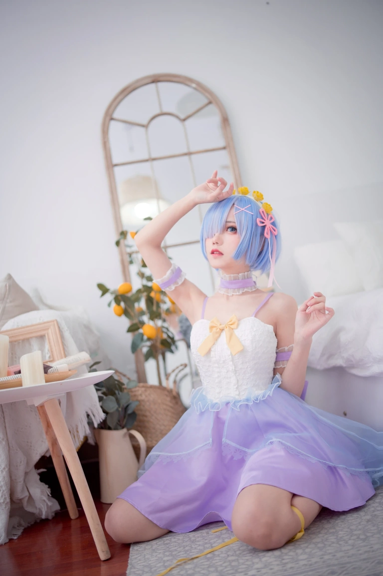 花柒Hana《蕾姆CLEAR DRESS》主题写真：15张全套美图