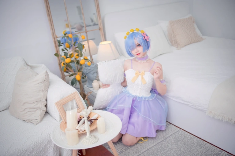 花柒Hana《蕾姆CLEAR DRESS》主题写真：15张全套美图