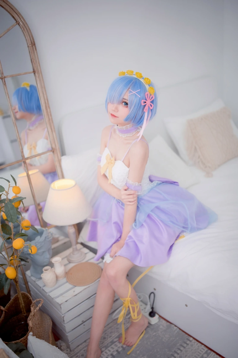 花柒Hana《蕾姆CLEAR DRESS》主题写真：15张全套美图