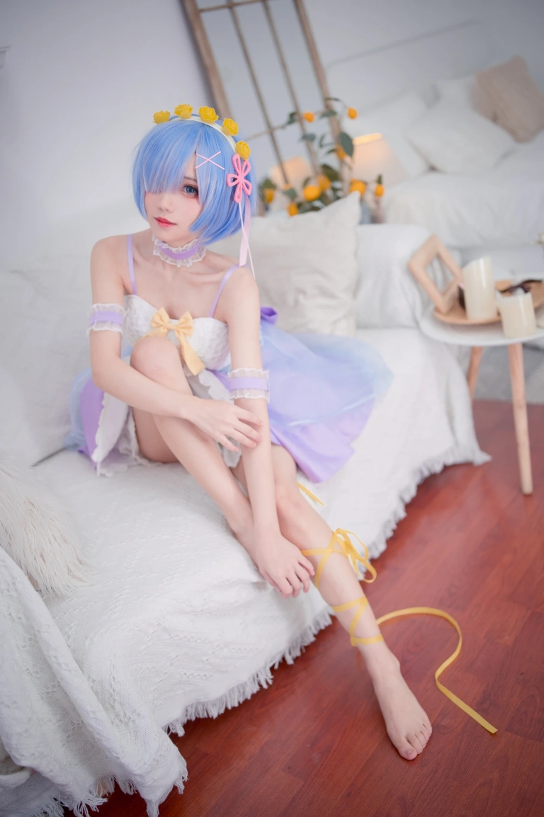 花柒Hana《蕾姆CLEAR DRESS》主题写真：15张全套美图