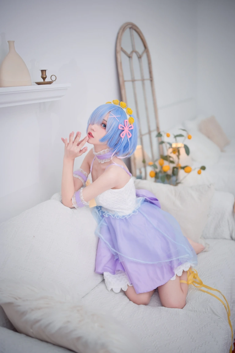 花柒Hana《蕾姆CLEAR DRESS》主题写真：15张全套美图