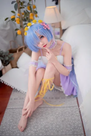花柒Hana《蕾姆CLEAR DRESS》主题写真：15张全套美图