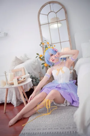 花柒Hana《蕾姆CLEAR DRESS》主题写真：15张全套美图