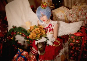 花柒Hana《圣诞蕾姆cos》主题写真：22张全套美图