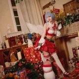 花柒Hana《圣诞蕾姆cos》主题写真：22张全套美图