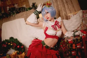 花柒Hana《圣诞蕾姆cos》主题写真：22张全套美图